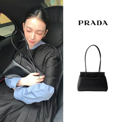 리나일론 플랩 패시지 미디엄 가죽백 에스파 카리나